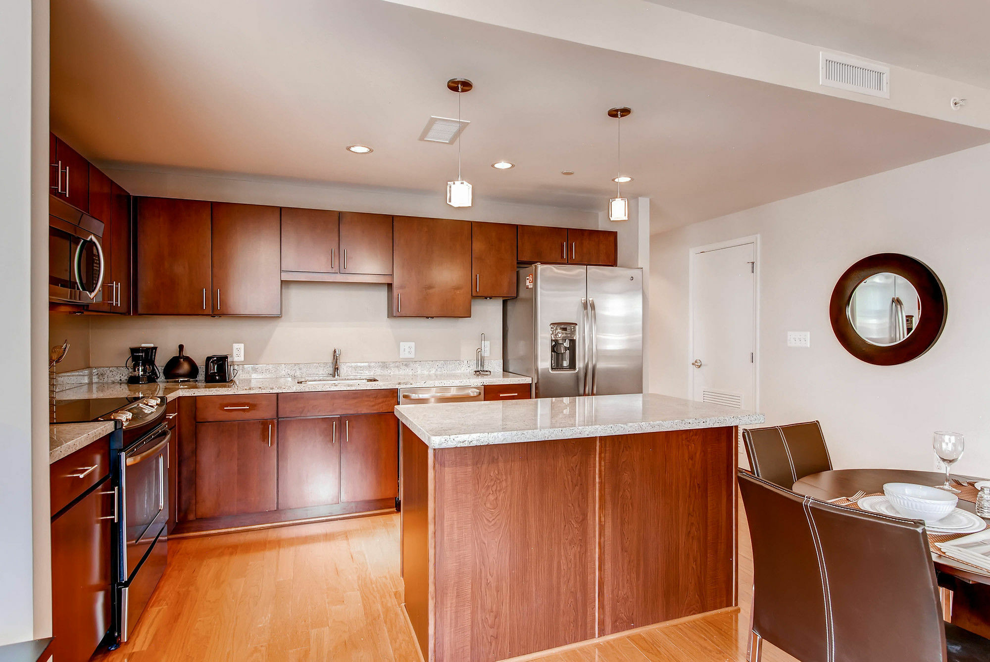 Global Luxury Suites At Foggy Bottom Вашингтон Екстериор снимка